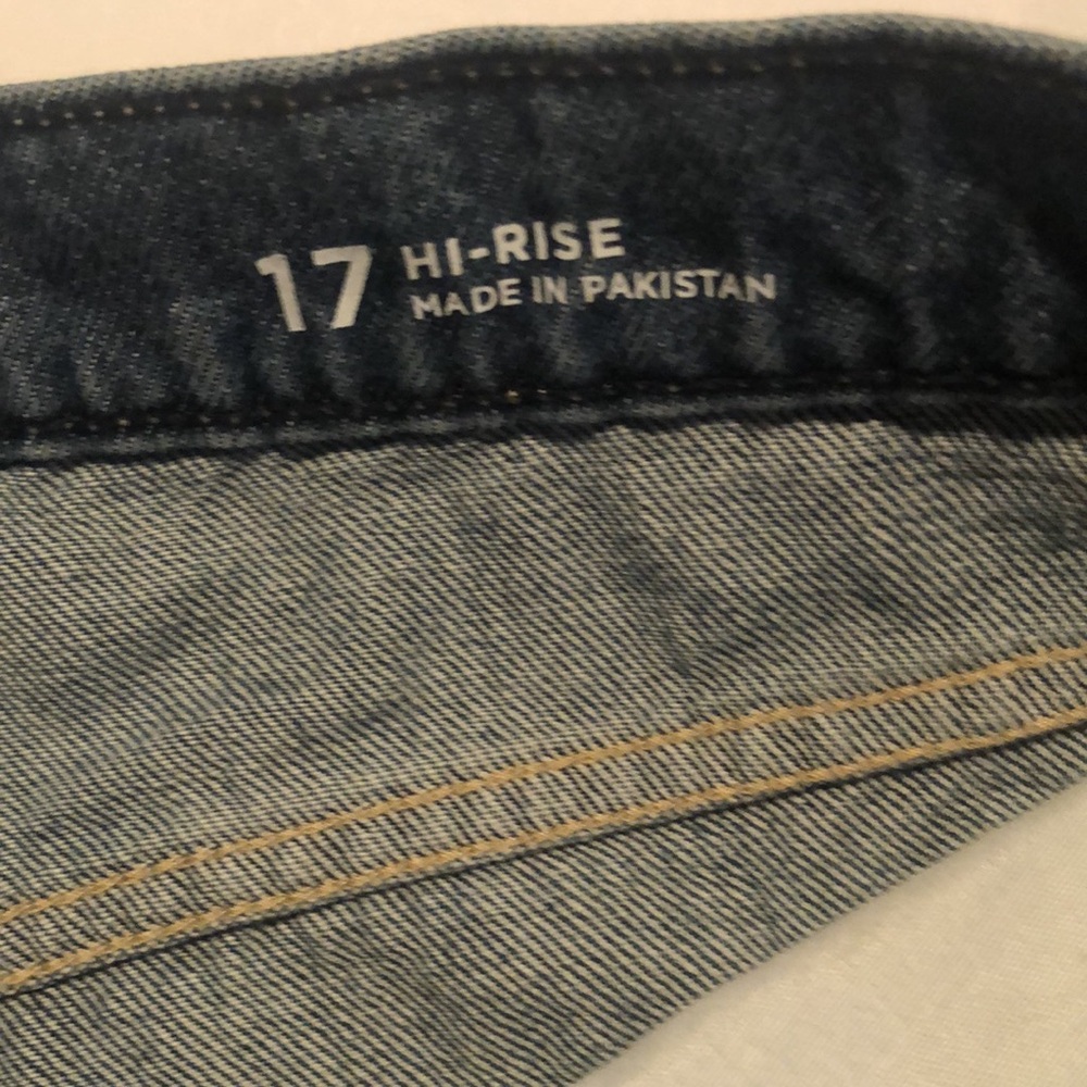 Woman’s distressed high rise button fly Jean shorts - Picture 3 of 9